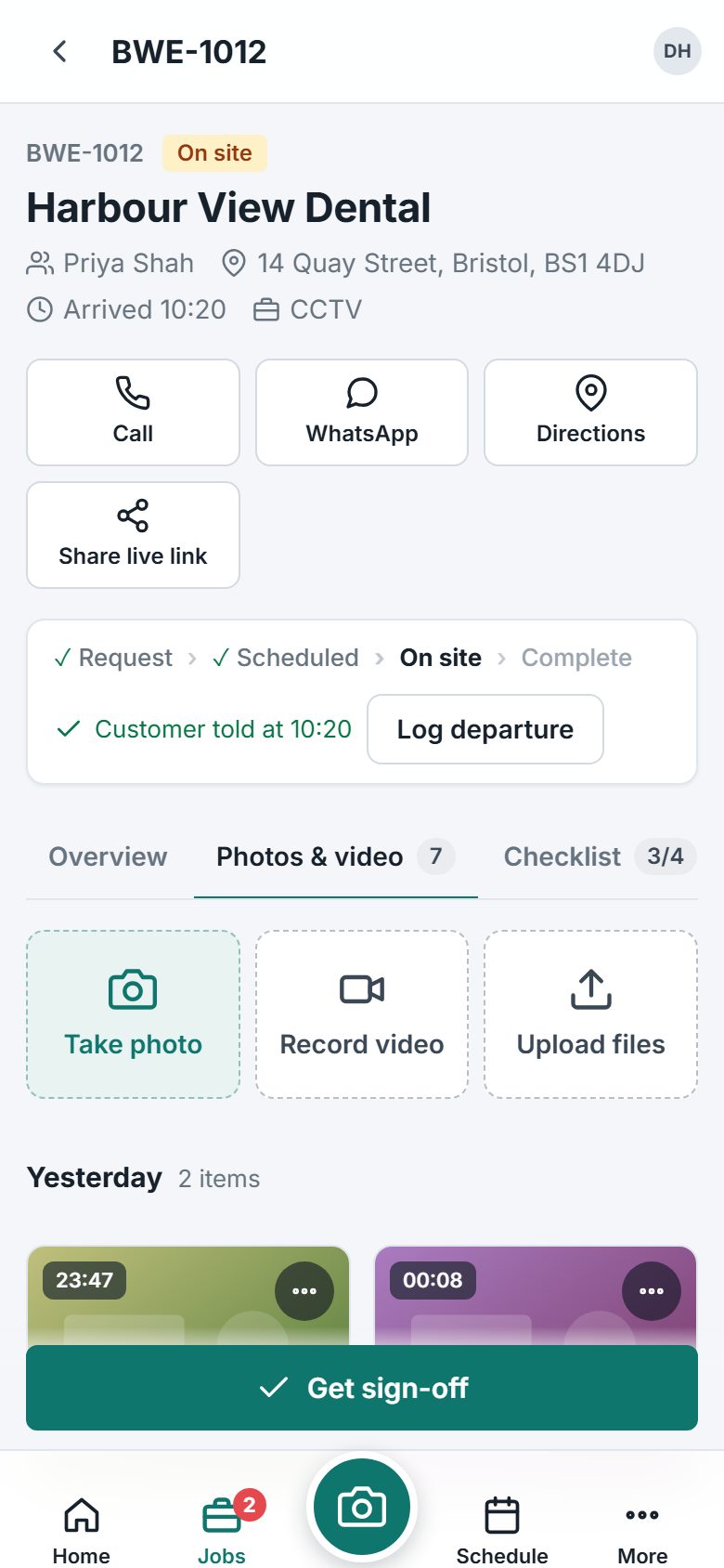 A job on a phone: customer details, the visit progress and the photos taken on site